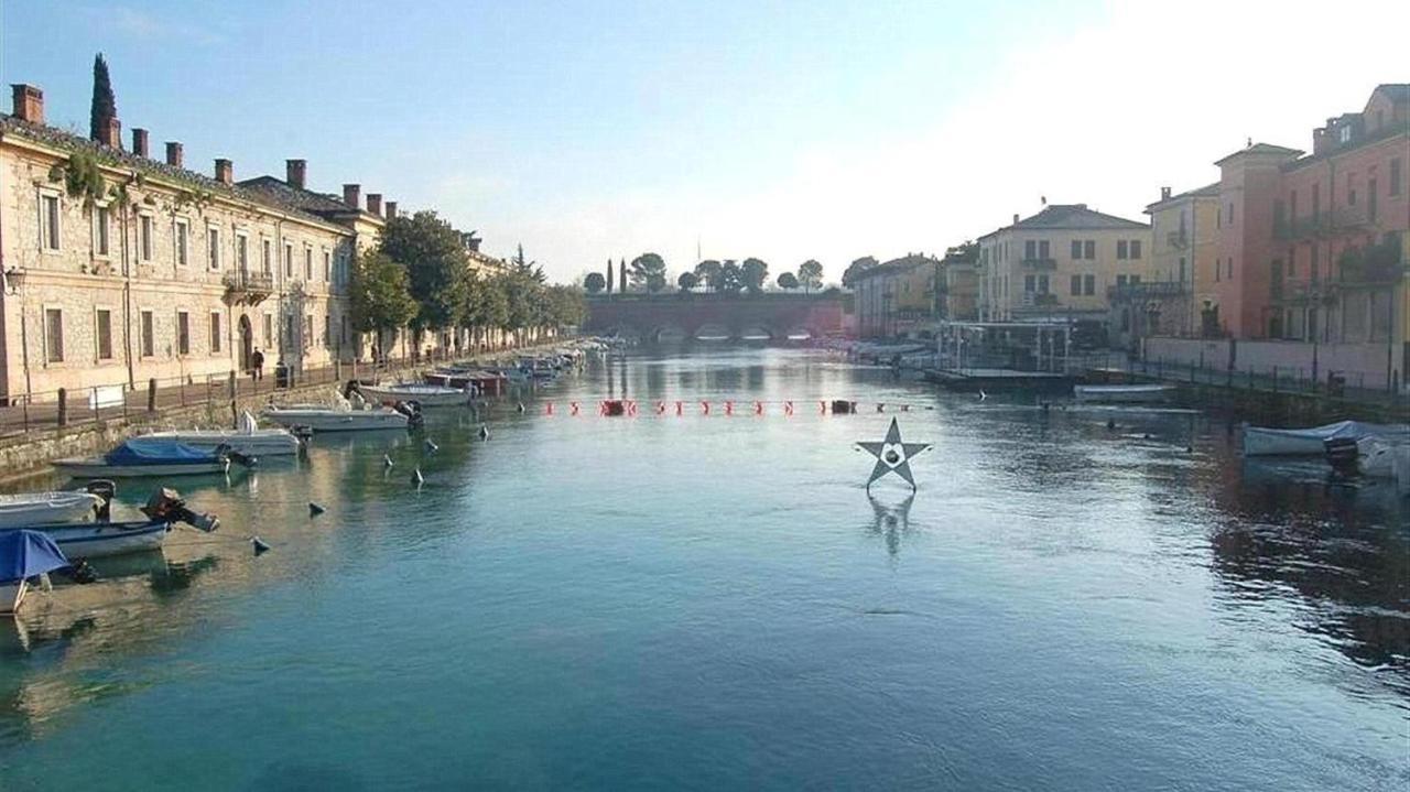 Appartamento Peschiera Peschiera del Garda Bagian luar foto