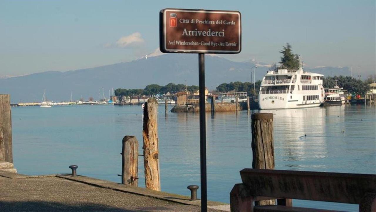 Appartamento Peschiera Peschiera del Garda Bagian luar foto