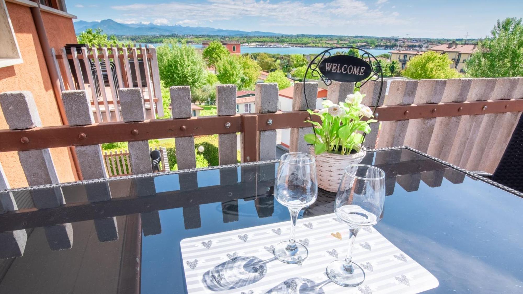 Appartamento Peschiera Peschiera del Garda Bagian luar foto